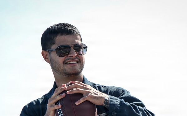 Frank E. Petersen Jr. hosts steel beach picnic