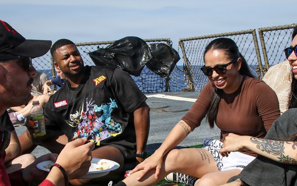 Frank E. Petersen Jr. hosts steel beach picnic