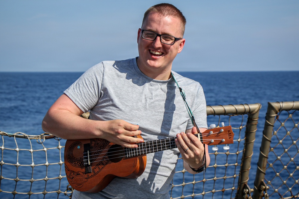 Frank E. Petersen Jr. hosts steel beach picnic