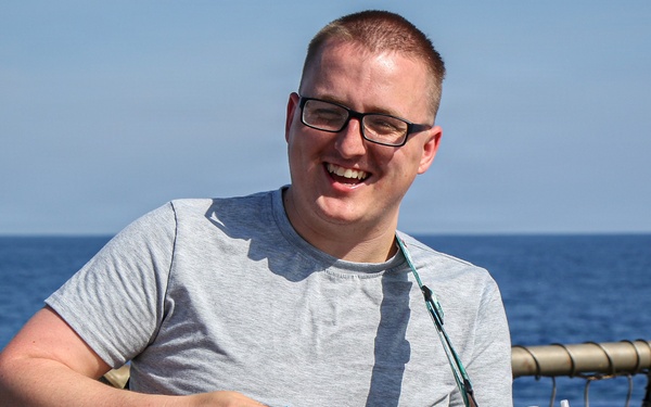 Frank E. Petersen Jr. hosts steel beach picnic