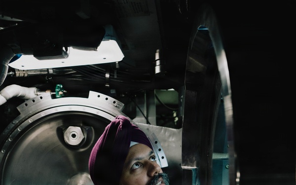 United Kingdom House of Commons Defense Committee Members tour USS Vermont