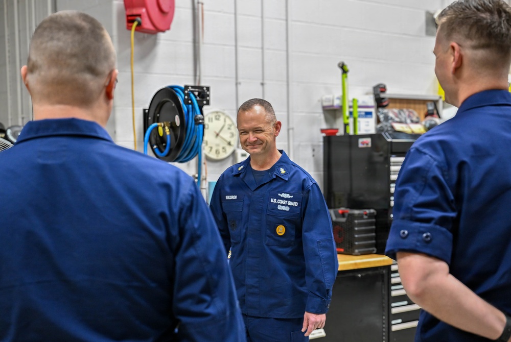 Master Chief Petty Officer of the Coast Guard conducts unit visits in Duluth, Minnesota