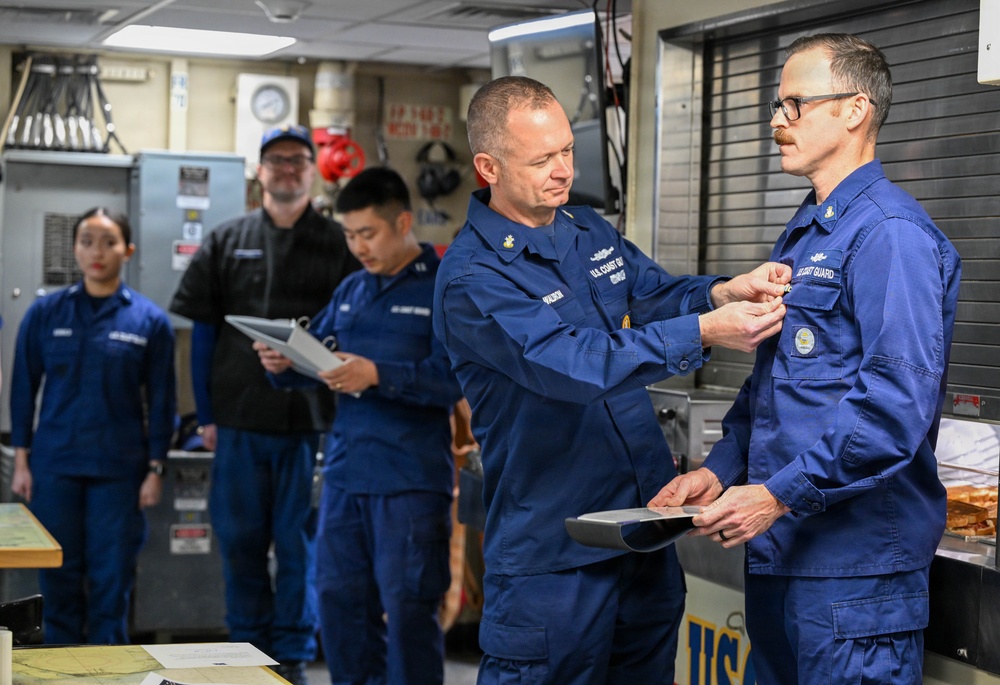 Master Chief Petty Officer of the Coast Guard conducts unit visits in Duluth, Minnesota