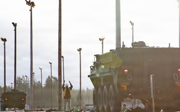 593d CSC Facilitates Railhead Operations for 2-2 KRF Bound Strykers