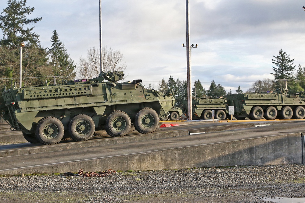 593d CSC Facilitates Railhead Operations for 2-2 KRF Bound Strykers