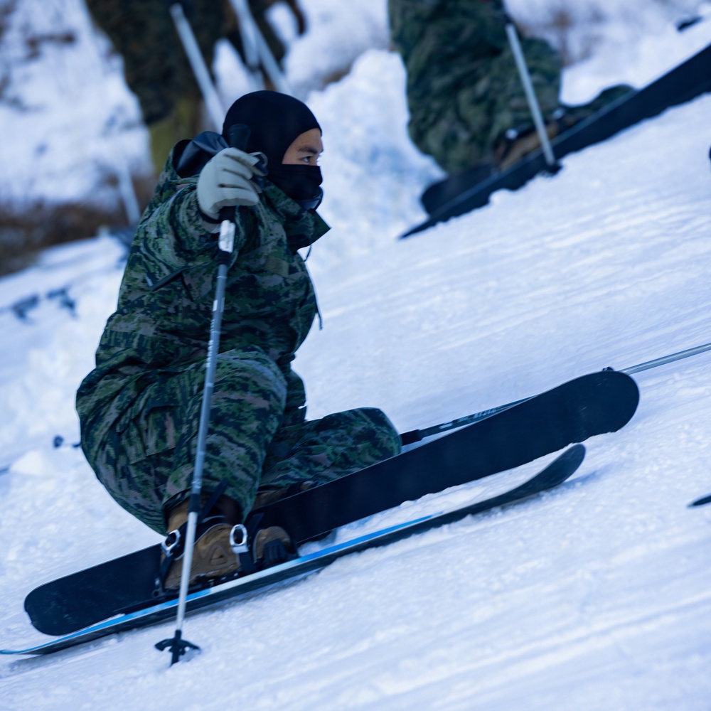 Korea Viper 26.1 | V16 Conducts Cold Weather Training Alongside ROK Marines