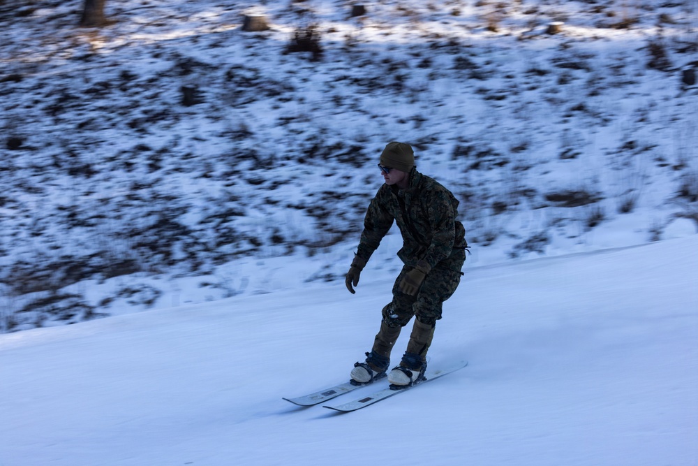 Korea Viper 26.1 | V16 Conducts Cold Weather Training Alongside ROK Marines