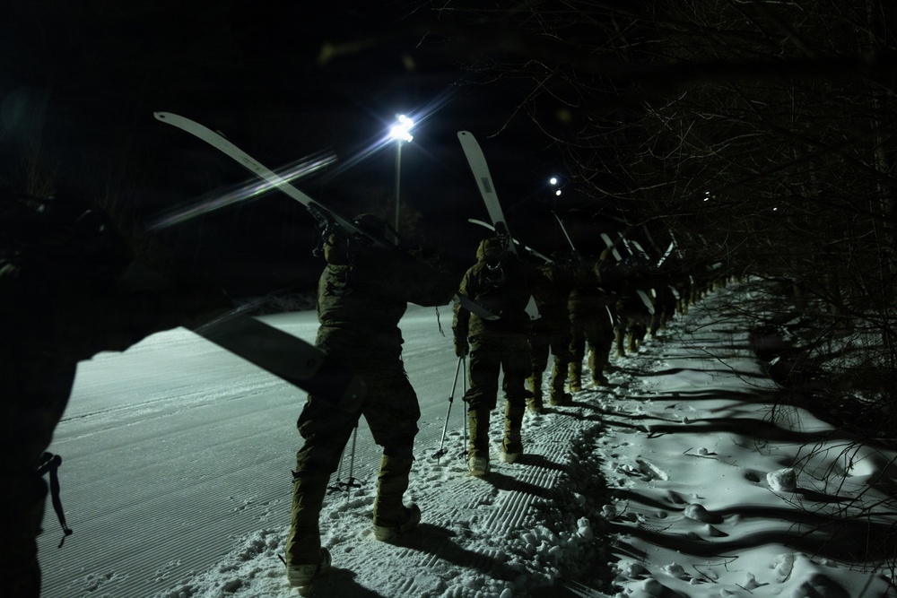 Korea Viper 26.1 | V16 Conducts Cold Weather Training Alongside ROK Marines