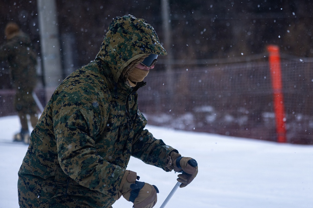 Korea Viper 26.1 | V16 Conducts Cold Weather Training Alongside ROK Marines