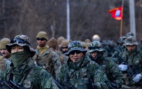 Korea Viper 26.1 | V16 Conducts 20k Hike up Elevation Alongside ROK Marines
