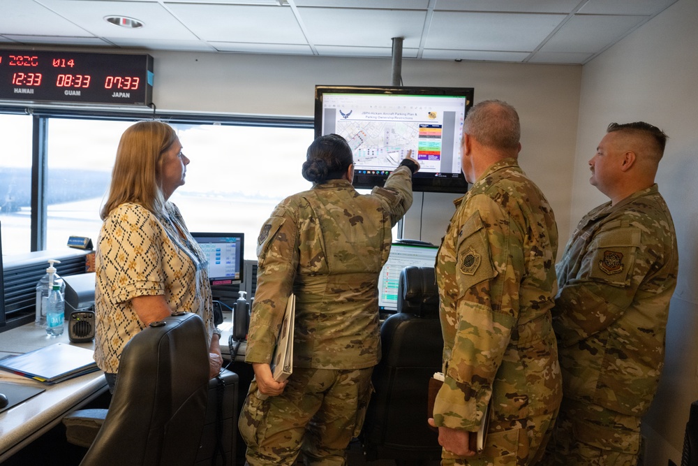 18th Air Force Leaders Visit 515th AMOW at JBPHH