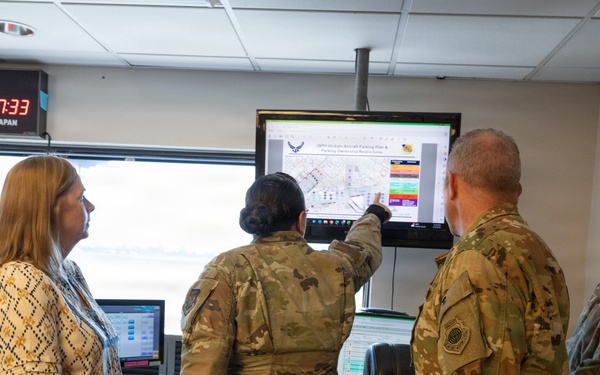 18th Air Force Leaders Visit 515th AMOW at JBPHH