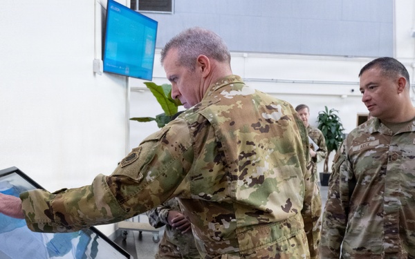 18th Air Force Leaders Visit 515th AMOW at JBPHH