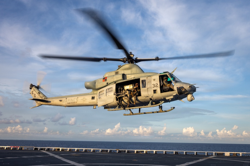 22ND MEU (SOC) | Night Flight Operations USS Fort Lauderdale