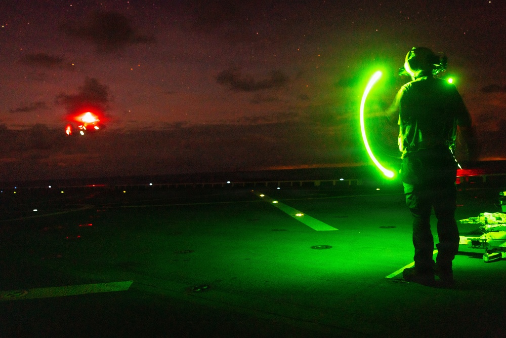 22ND MEU (SOC) | Night Flight Operations USS Fort Lauderdale