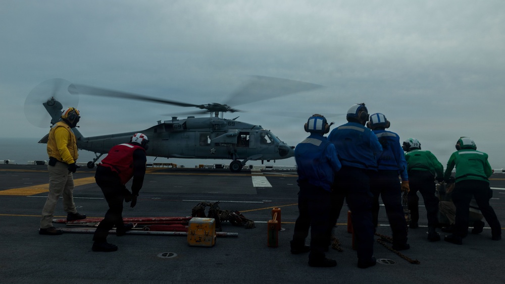 11th MEU Marines, Sailors Conduct Deck Landing Qualifications Aboard USS Boxer