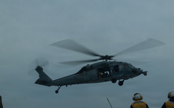 11th MEU Marines, Sailors Conduct Deck Landing Qualifications Aboard USS Boxer