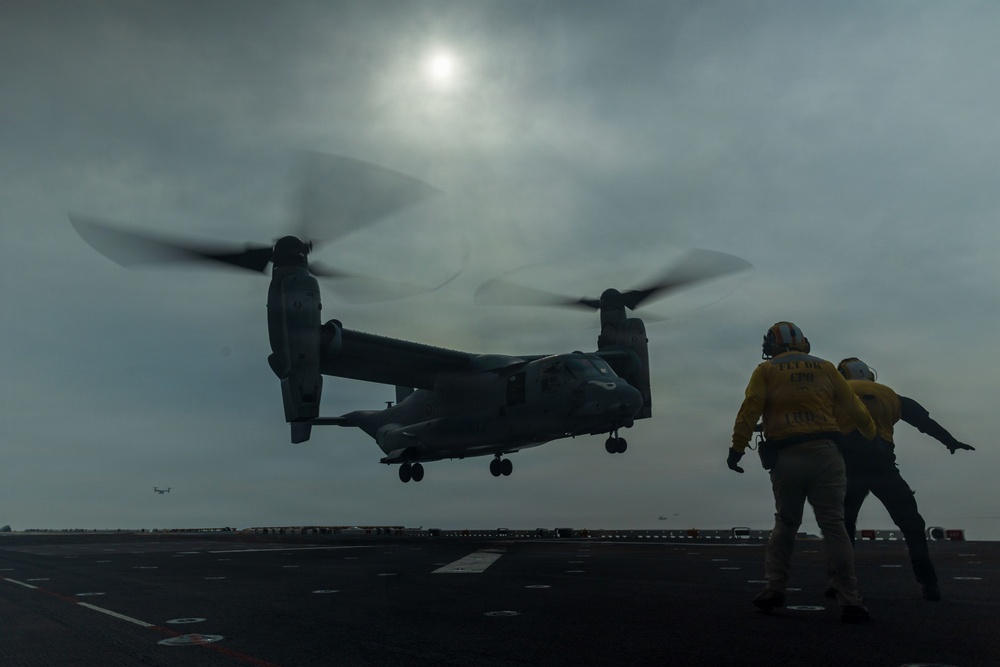11th MEU Marines, Sailors Conduct Deck Landing Qualifications Aboard USS Boxer