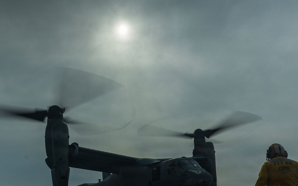 11th MEU Marines, Sailors Conduct Deck Landing Qualifications Aboard USS Boxer
