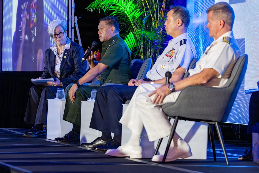 Director of DKI APCSS attends Honolulu Defense Forum