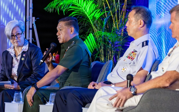 Director of DKI APCSS attends Honolulu Defense Forum