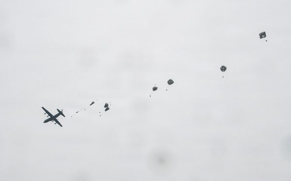 Yokota supports first JGSDF-hosted multinational airborne exercise