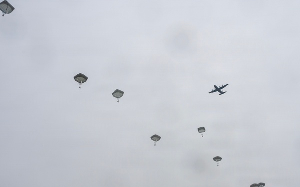 Yokota supports first JGSDF-hosted multinational airborne exercise