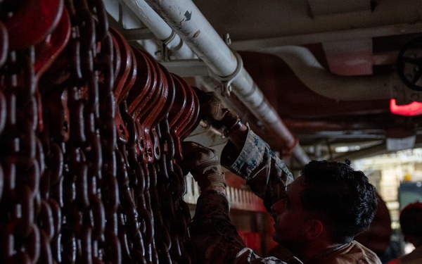 11th MEU Marines, Sailors Conduct Ship to Shore Operations Aboard USS Boxer