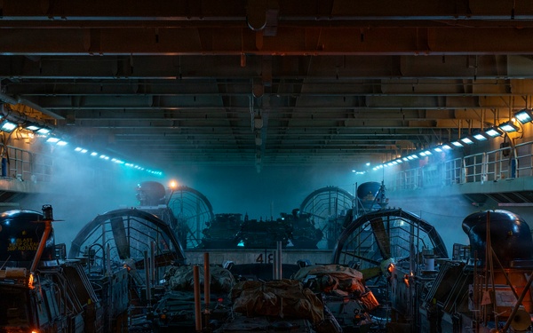 11th MEU Marines, Sailors Conduct Ship to Shore Operations Aboard USS Boxer