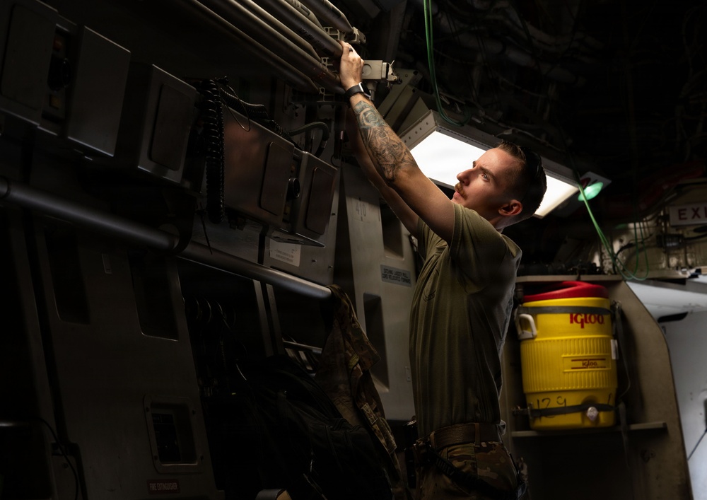 16th EAS conducts joint cargo mission within CENTCOM AOR