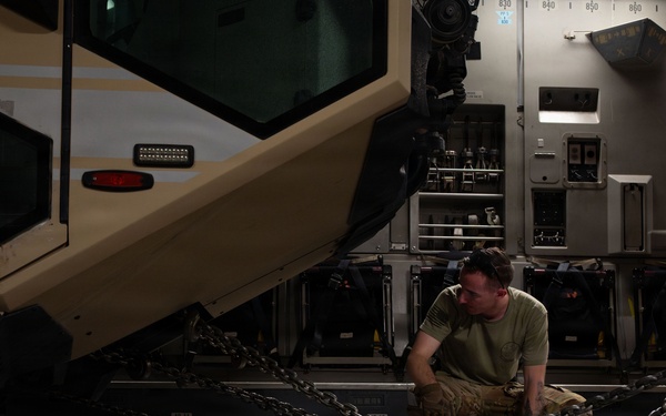 16th EAS conducts joint cargo mission within CENTCOM AOR