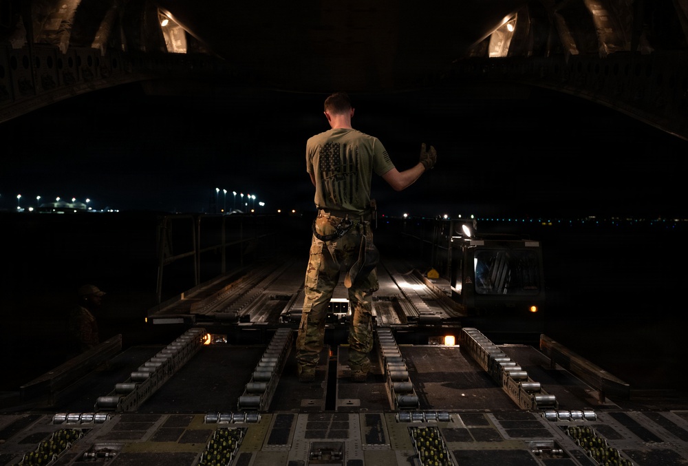 16th EAS conducts joint cargo mission within CENTCOM AOR