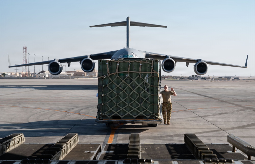 16th EAS conducts joint cargo mission within CENTCOM AOR