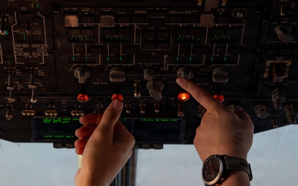 16th EAS conducts joint cargo mission within CENTCOM AOR