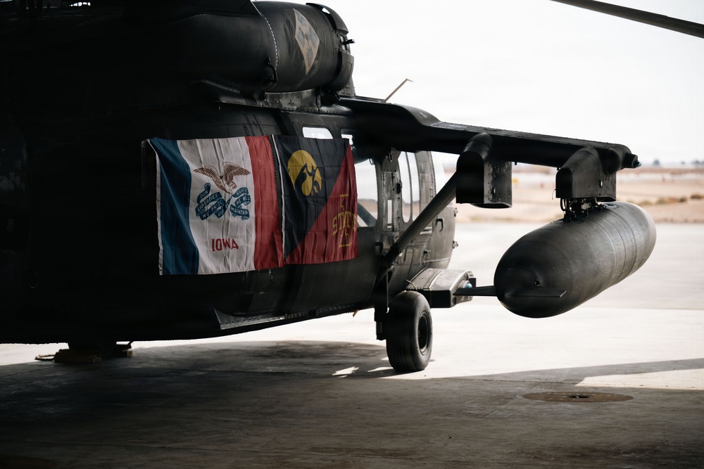 Iowa Gov., adjutant general of Iowa visit 332nd Expeditionary Medical Squadron