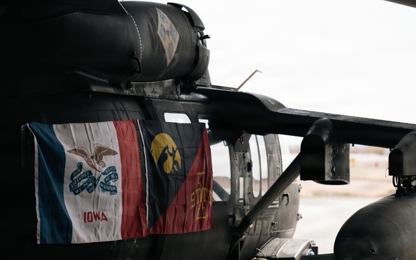 Iowa Gov., adjutant general of Iowa visit 332nd Expeditionary Medical Squadron