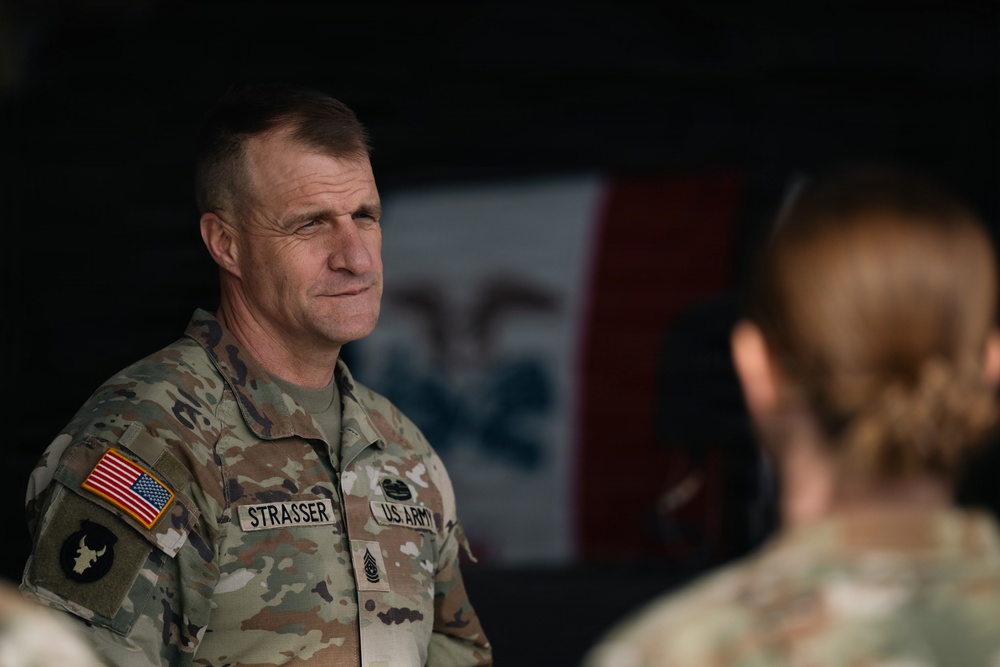 Iowa Gov., adjutant general of Iowa visit 332nd Expeditionary Medical Squadron