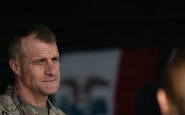 Iowa Gov., adjutant general of Iowa visit 332nd Expeditionary Medical Squadron