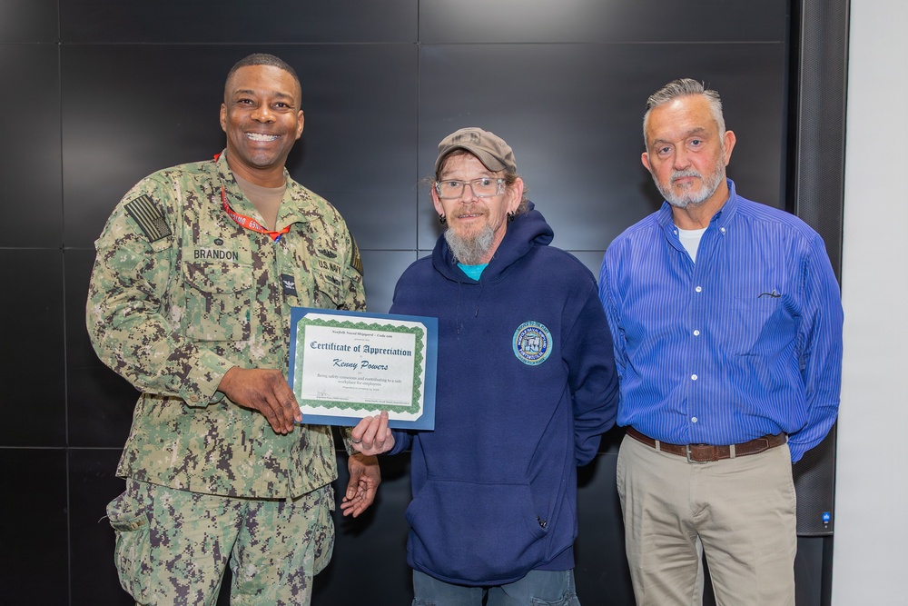 Shop 06 Wins NNSY Oct. 2025 Safety Flag