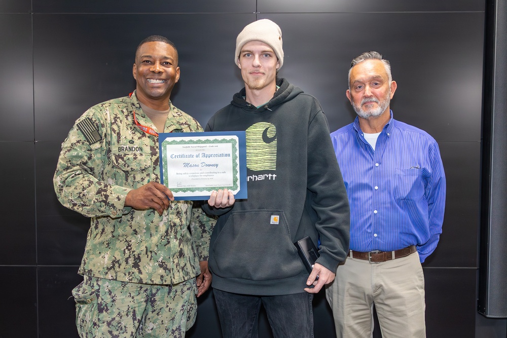 Shop 06 Wins NNSY Oct. 2025 Safety Flag