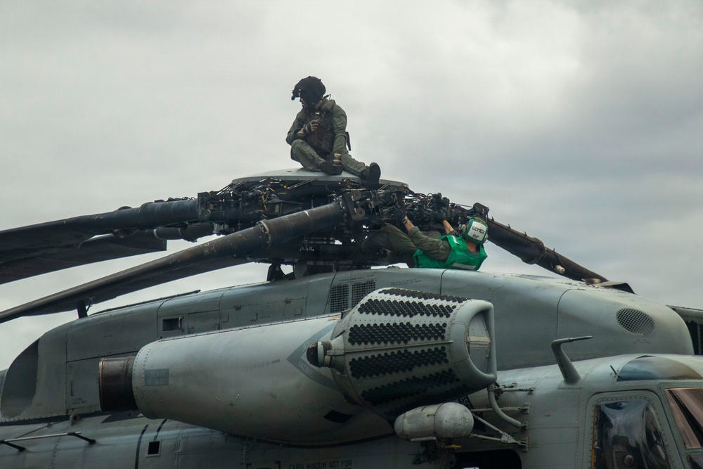 USS Tripoli Conducts Flight Ops with VMM 265