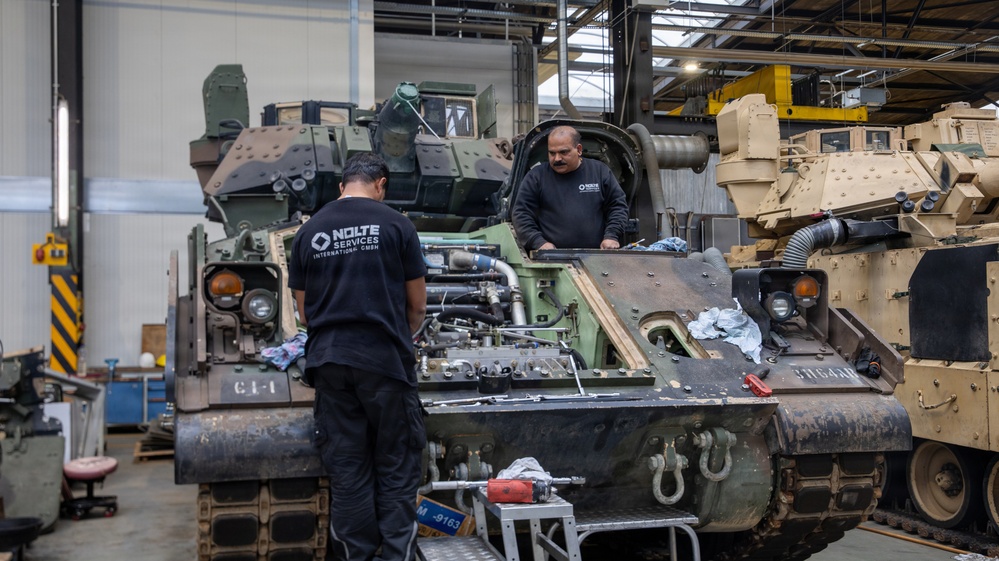 TLSC-EA mechanics repair a M2A2 Bradley Fighting Vehicle
