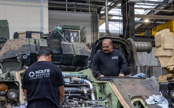 TLSC-EA mechanics repair a M2A2 Bradley Fighting Vehicle