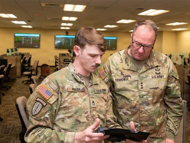 CAC commanding general visits Fort Leonard Wood