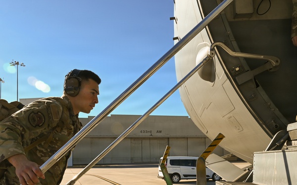 433rd CRF Departs For Exercise Nexus Forge 2025