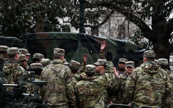 VNG field artillery honor new governor with 19-gun salute