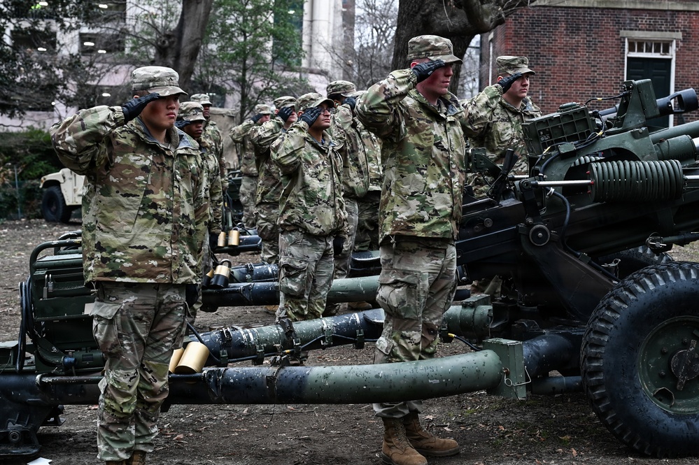 VNG field artillery honor new governor with 19-gun salute