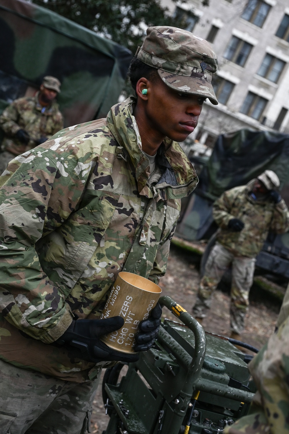 VNG field artillery honor new governor with 19-gun salute