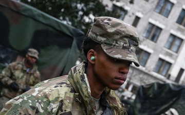 VNG field artillery honor new governor with 19-gun salute