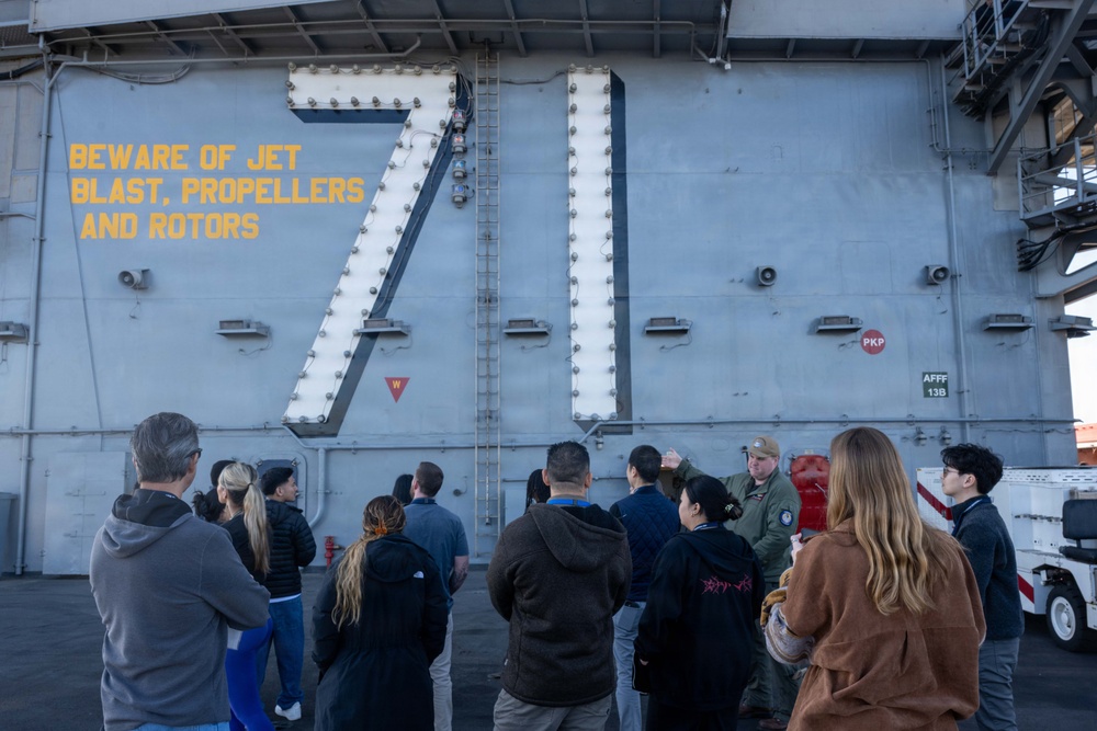 FRCSW Comptroller Team Visits USS Theodore Roosevelt